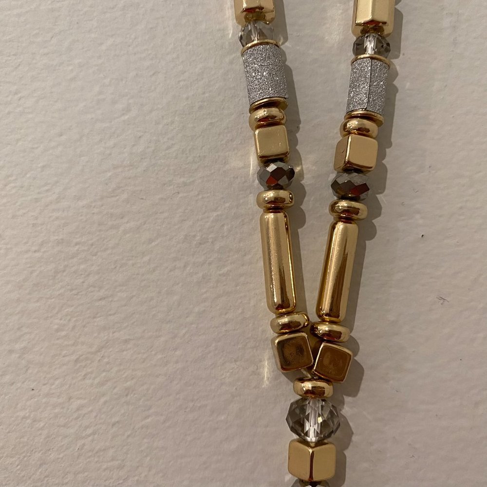 The Limited Gold Tassel Necklace - Picture 3 of 5